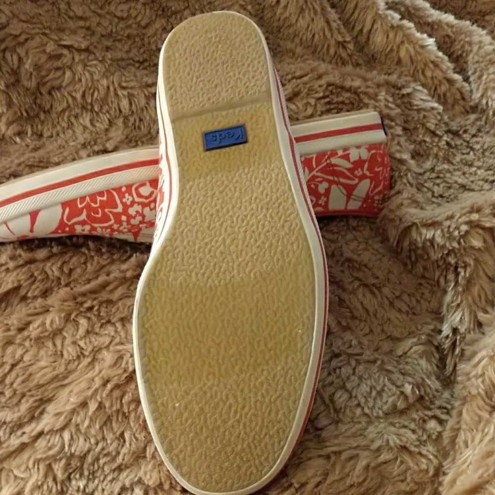 Shoes - Picture 2 of 4